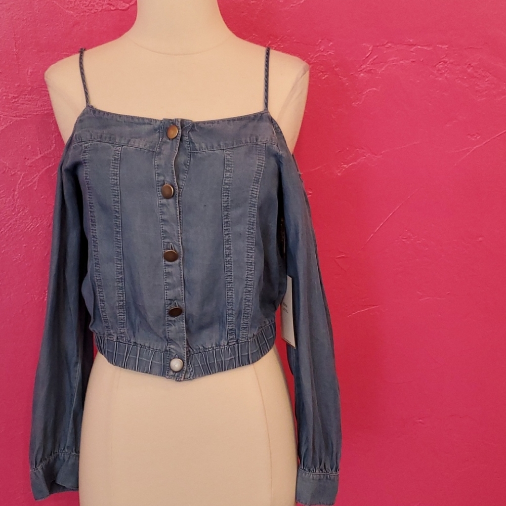 Women's clothing